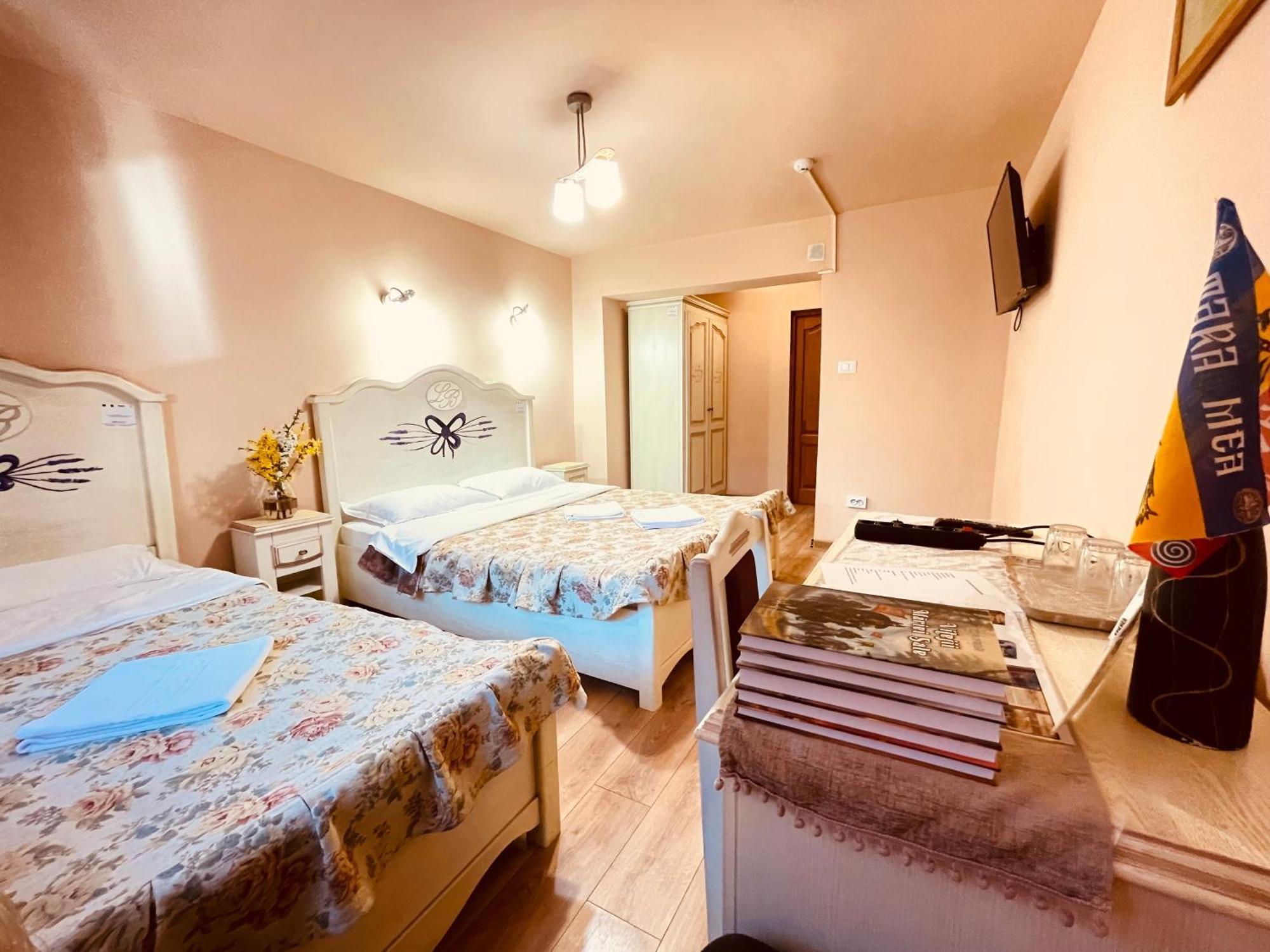 Leaganul Bucovinei Guest House Сучеава Стая снимка