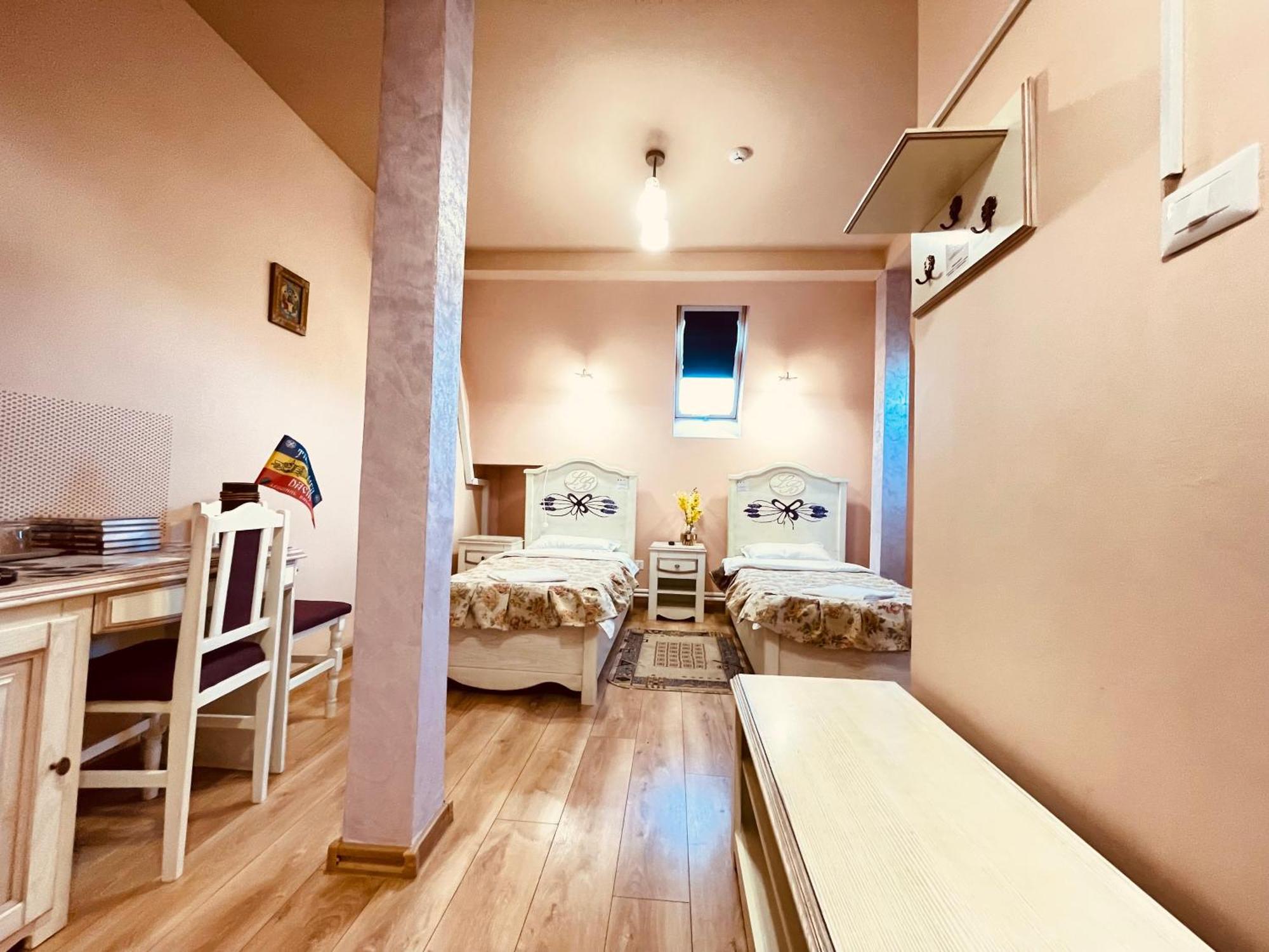 Leaganul Bucovinei Guest House Сучеава Стая снимка
