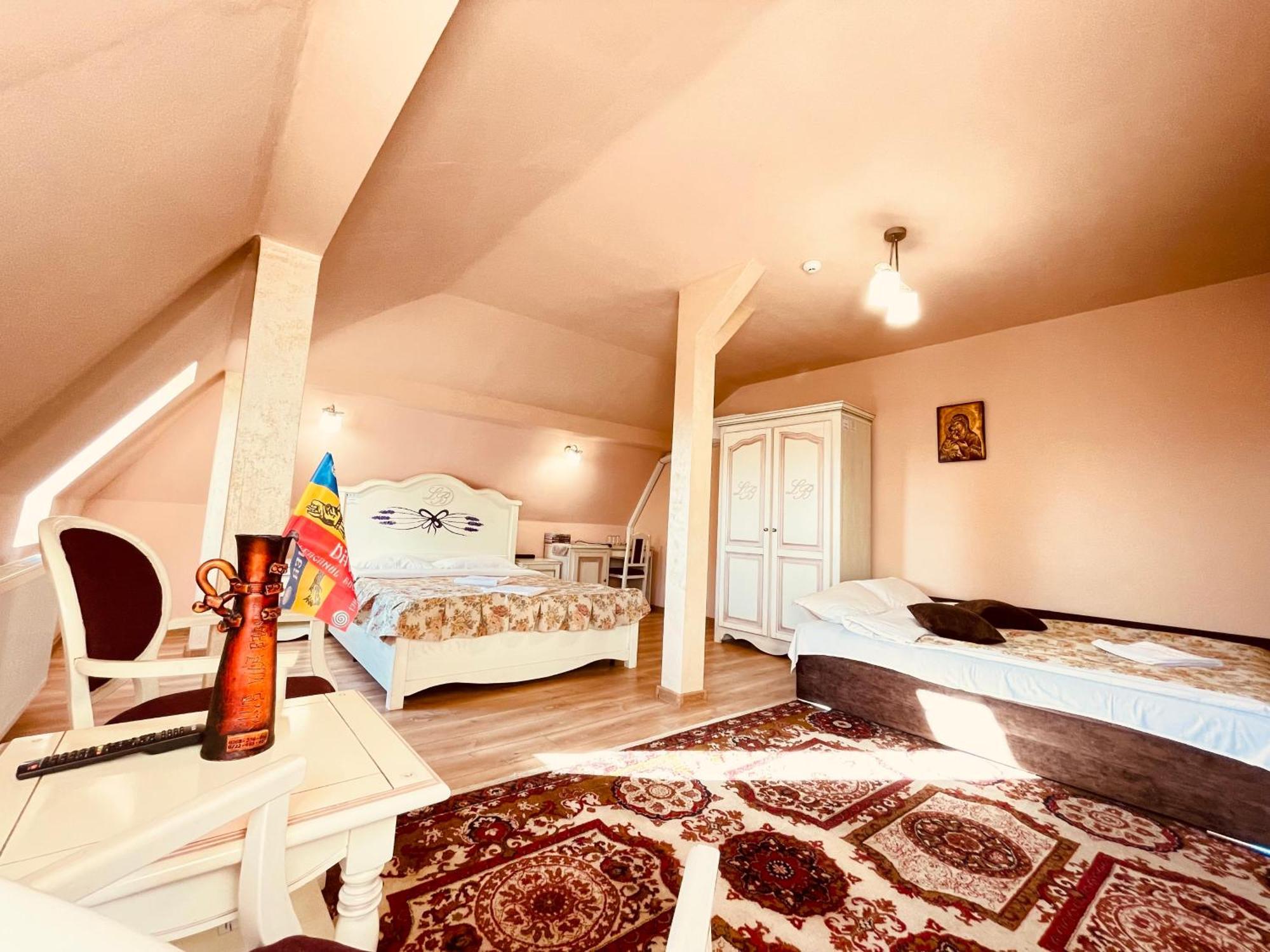 Leaganul Bucovinei Guest House Сучеава Стая снимка