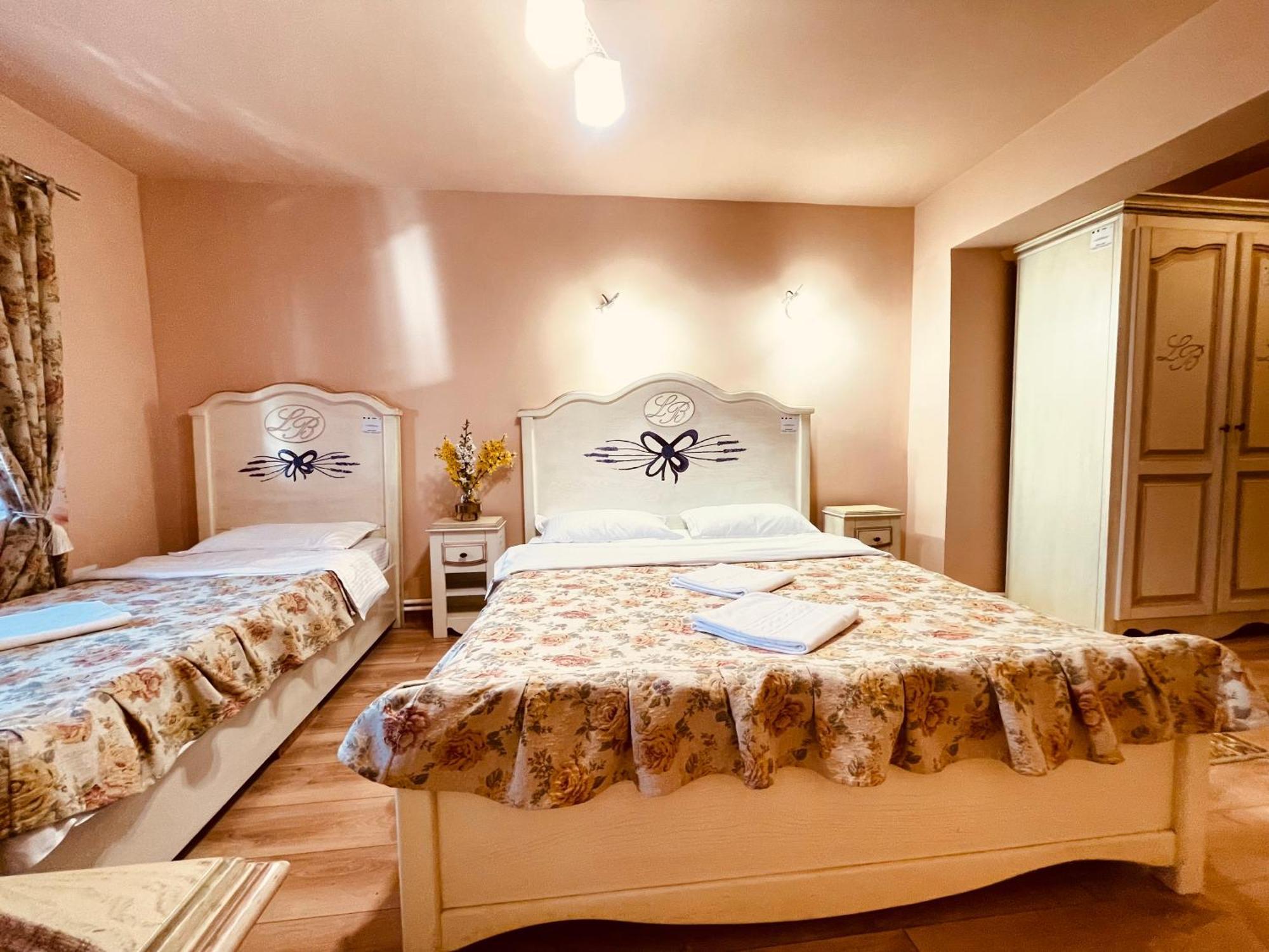 Leaganul Bucovinei Guest House Сучеава Стая снимка