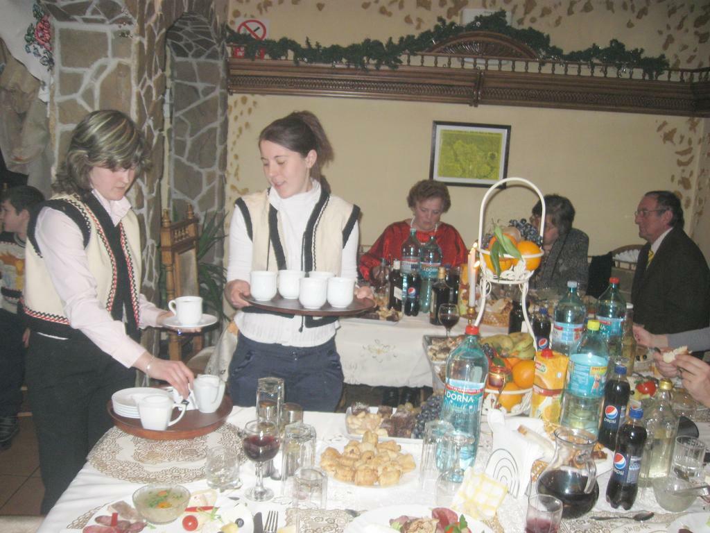Leaganul Bucovinei Guest House Сучеава Екстериор снимка